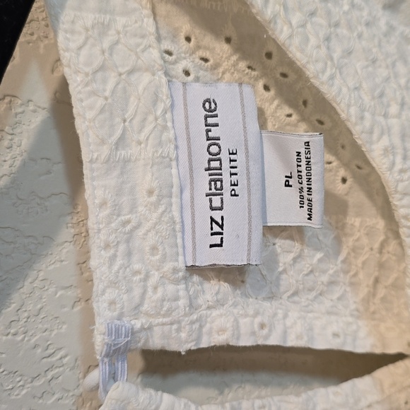 Liz Claiborne Cream Sleeveless Tie Front Blouse - Picture 2 of 3